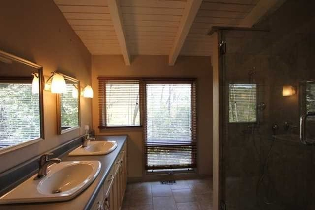 bathroom before remodel